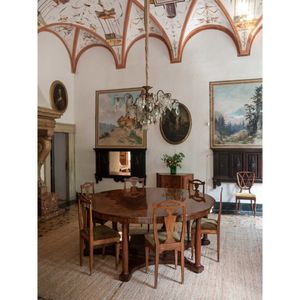 Image post by @_stay_inside on Instagram