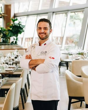 Image post by @hardrockholly on Instagram