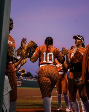 Image post by @texassoftball on Instagram