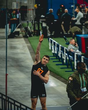 Image post by @navyfb on Instagram