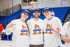 Image post by @au_volleyball on Instagram