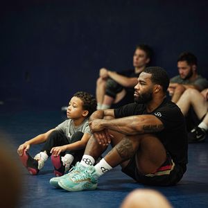 Image post by @alliseeisgold on Instagram