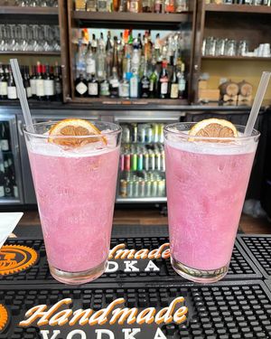 Image post by @drinkwonderdust on Instagram