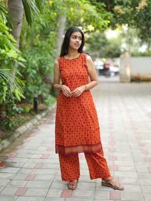 Image post by @shraddhaa_trends on Instagram
