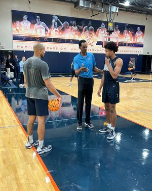 Image post by @uvamenshoops on Instagram