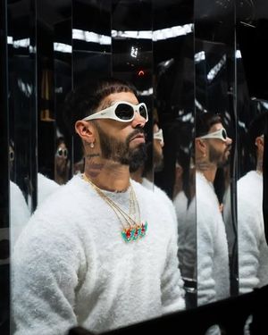 Image post by @anuelgold on Instagram