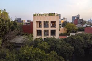 Image post by @bloqe.real.estate on Instagram