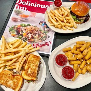 Image post by @friendlys on Instagram