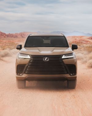 Image post by @discoverlexus on Instagram