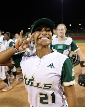 Image post by @usfsoftball on Instagram