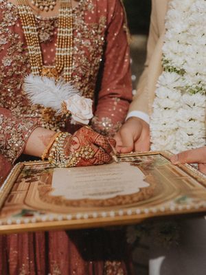 Image post by @thismodernlovephoto on Instagram