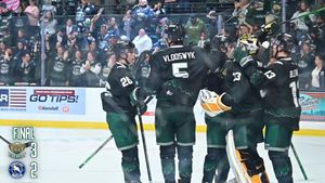 Image post by @everett_silvertips on Instagram