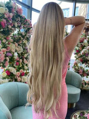 Image post by @enjoyhairstyling.aalen on Instagram