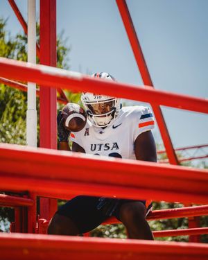 Image post by @utsaftbl on Instagram