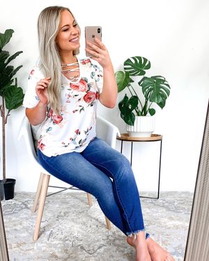 Image post by @shopfillyflair on Instagram
