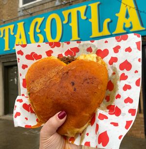 Image post by @tacotlantacos on Instagram
