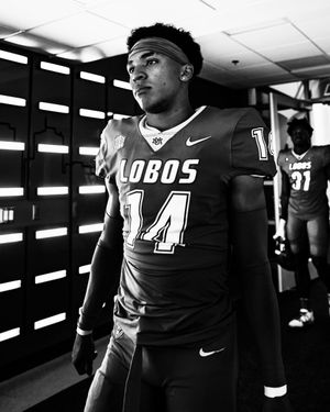 Image post by @UNMLoboFB on Twitter/X