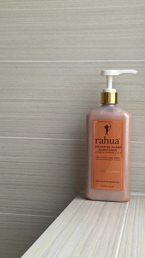 Video post by @RahuaBeauty on Facebook