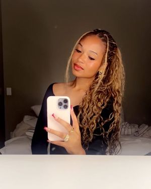 Image post by @isabellaobaze on Instagram