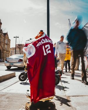 Image post by @troymenshoops on Instagram