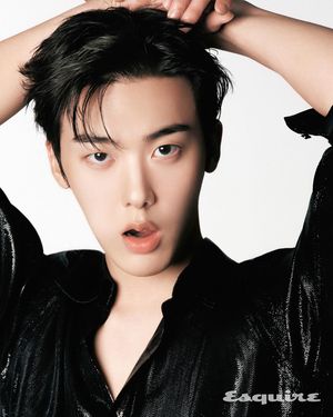 Image post by @esquire.korea on Instagram