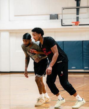 Image post by @HawksLead on Twitter