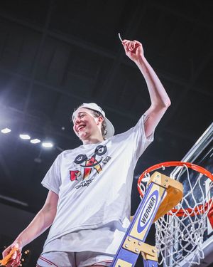 Image post by @louisvillewbb on Instagram