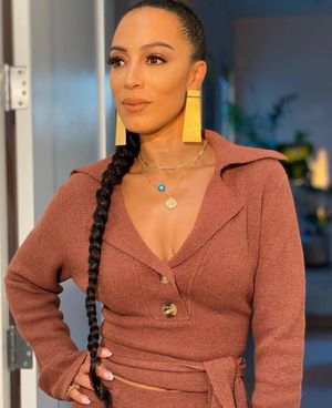 Image post by @angelarye on Instagram
