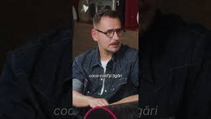 Video post by @lauracomanl on YouTube