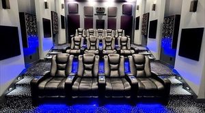 Image post by @valenciatheaterseating on Instagram