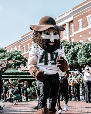 Image post by @charlotte49ers on Instagram