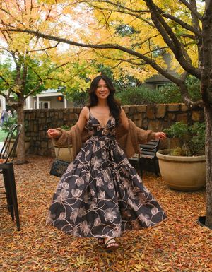 Image post by @fashionbyally on Instagram