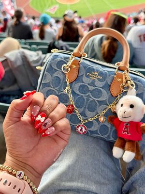 Image post by @nailartbyjen on Instagram