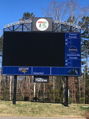 Image post by @TheCrownLax on Twitter