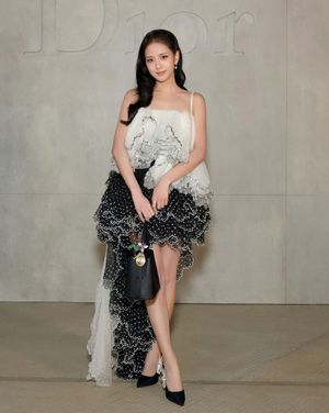 Image post by @harpersbazaarkorea on Instagram