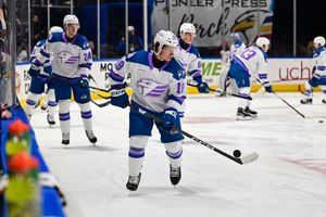Image post by @ColoradoEagles on Twitter