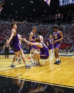 Image post by @uni_basketball on Instagram