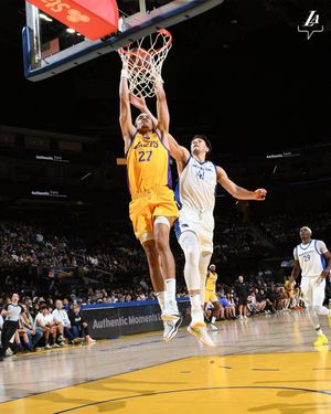 Image post by @SouthBayLakers on Twitter