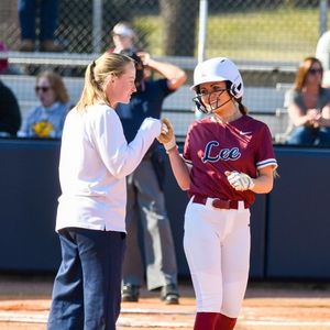 Image post by @leeusoftball on Instagram