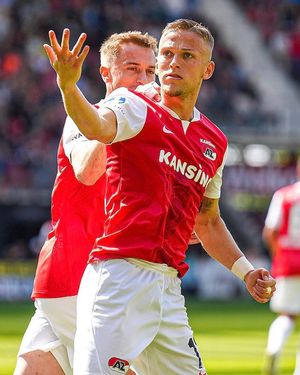 Image post by @azalkmaar on Instagram