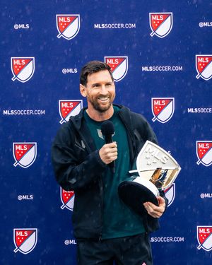 Image post by @shotsbyfrias on Instagram