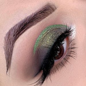 Image post by @blinkingbeaute on Instagram