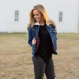 Image post by @shopfillyflair on Instagram