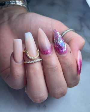 Image post by @jael_jhnails on Instagram