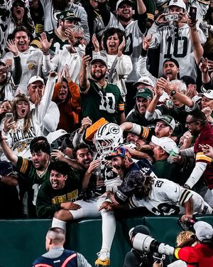 Image post by @lambeaufield on Instagram