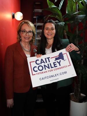Image post by @gabbygiffords on Instagram