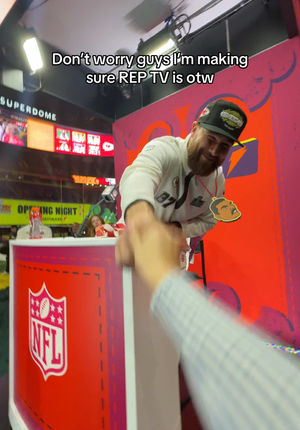 Video post by @itsellabhall on TikTok