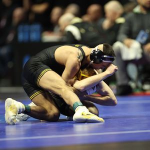 Image post by @iowahawkeyewrestling on Instagram