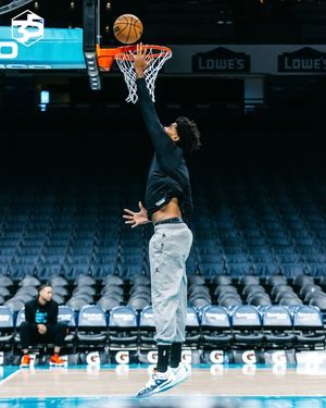 Image post by @hornets on Instagram