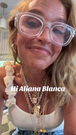 Video post by @shop.with.caroline on TikTok